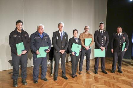 Skupinska bronasti znak_korektura